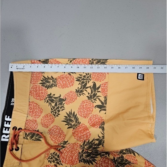 REEF Mens Carson Hawaiian Pineapple Stretch Board Shorts Surfer Waist 38  XL - Picture 6 of 10